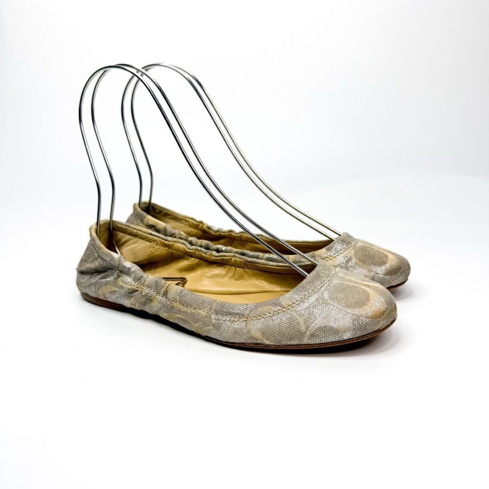 🍋 Coach • Women’s Gold Logo Damask Ballet Flats - Size 5.5 B